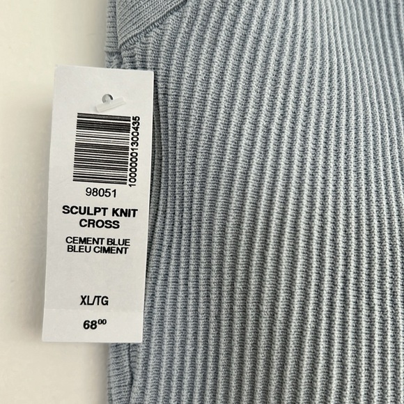 Aritzia sculpt knit criss cross tank - Picture 4 of 6